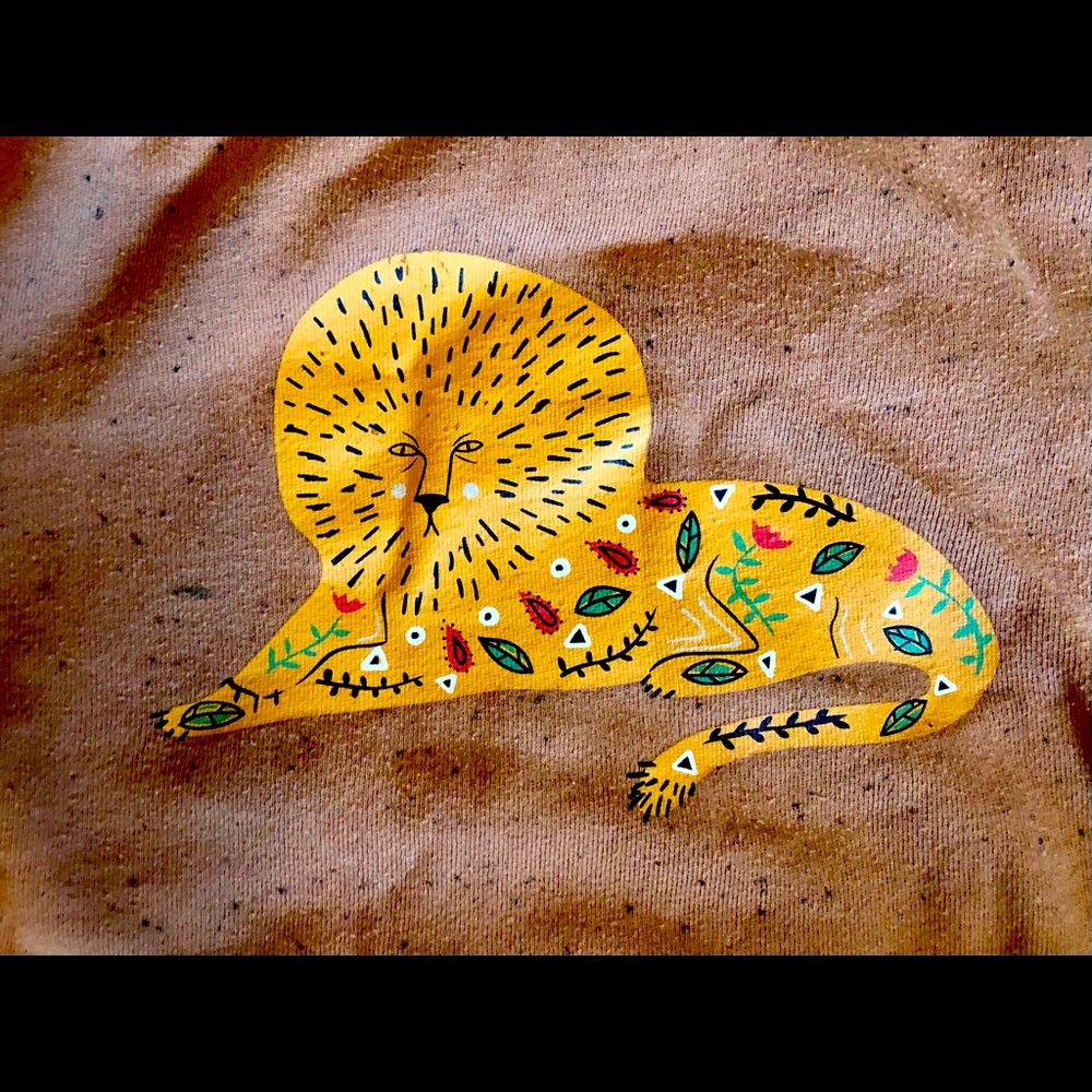 Lion sweatshirt